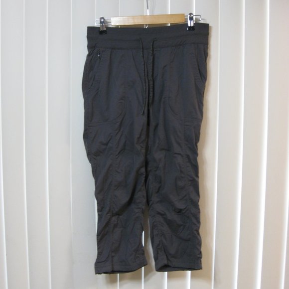 The North Face Pants - NWOT North Face GRAPHITE GRAY Aphrodite 2.0 capri pants M medium